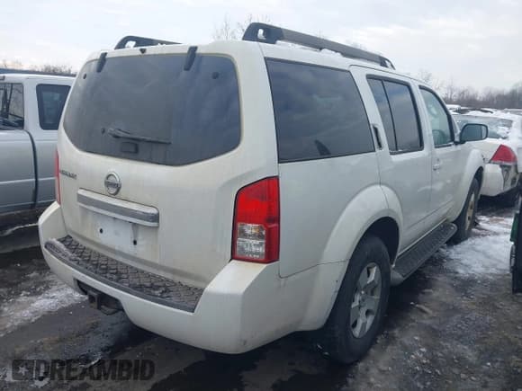 ✅ 2011 Nissan Pathfinder Silver • VIN: 5N1AR1NB0BC617793 • Lot: 43831261. Listed on IAAI with 166,614 mi. Free auction sales archive from the USA and detailed vehicle history report at DreamBid. Image 4.