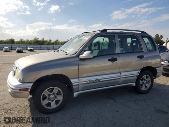 2002 Chevrolet Tracker LT with VIN 2CNBE634026922138, listed as a Copart auction lot 81820655 with 93,868 mi miles and Salvage title. Bid and sale history available at DreamBid. Image 1.