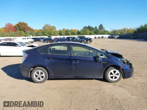 ✅ 2014 Toyota Prius Three • VIN: JTDKN3DU6E1794190 • Lot: 43598771. Wystawiony na IAAI z przebiegiem 140 468 mil. Bezpłatny archiwum sprzedaży aukcyjnych z USA i szczegółowy raport historii pojazdu na DreamBid. Zdjęcie 13.