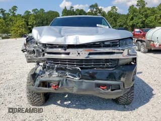 ✅ 2019 Chevrolet Silverado 1500 Custom Trail Boss • VIN: 3GCPYCEF4KG139844 • Lot: 84975925. Wystawiony na Copart z przebiegiem Nie podano. Bezpłatny archiwum sprzedaży aukcyjnych z USA i szczegółowy raport historii pojazdu na DreamBid. Zdjęcie 5.