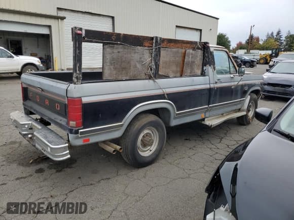 ✅ 1986 Ford F-250 • VIN: 2FTHF25H6GCB17497 • Lot: 76195044. Listed on Copart with 114,155 mi. Free auction sales archive from the USA and detailed vehicle history report at DreamBid. Image 3.