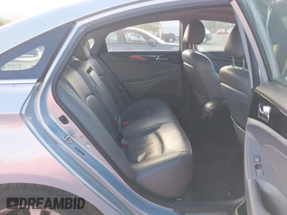 ✅ 2012 Hyundai Sonata Limited • VIN: 5NPEC4AC4CH441117 • Lot: 43371376. Wystawiony na IAAI z przebiegiem 145 966 mil. Bezpłatny archiwum sprzedaży aukcyjnych z USA i szczegółowy raport historii pojazdu na DreamBid. Zdjęcie 8.