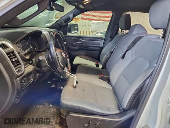 ✅ 2021 Ram 1500 Big Horn • VIN: 1C6SRFMT6MN546338 • Лот: 94742235. Опубликован ранее на Copart с пробегом 122 433 миль. Бесплатный доступ к архиву аукционных продаж из США и подробный отчёт об истории автомобиля на DreamBid. Изображение 7.