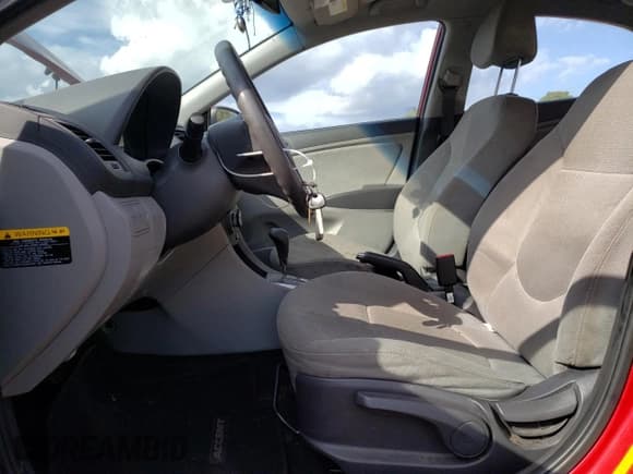 ✅ 2013 Hyundai Accent GLS • VIN: KMHCT4AE6DU560055 • Лот: 73632414. Опубликован ранее на Copart с пробегом 124 964 миль. Бесплатный доступ к архиву аукционных продаж из США и подробный отчёт об истории автомобиля на DreamBid. Изображение 7.