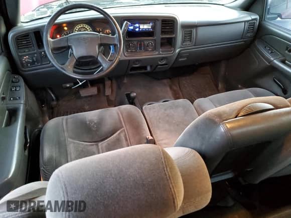 2006 Chevrolet Silverado 1500 LS z VIN 1GCEK19V36Z107360, wystawiony jako Copart lot #82951684 z przebiegiem 226 564 mil mil oraz Szkoda całkowita • Salvage title. Historia ofert i sprzedaży dostępna na DreamBid. Obrazek 8.