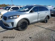 ✅ 2019 Kia Sorento LX • VIN: 5XYPG4A53KG585861 • Лот: 43512101. Опубликован ранее на IAAI с пробегом 53 798 миль. Бесплатный доступ к архиву аукционных продаж из США и подробный отчёт об истории автомобиля на DreamBid. Изображение 17.