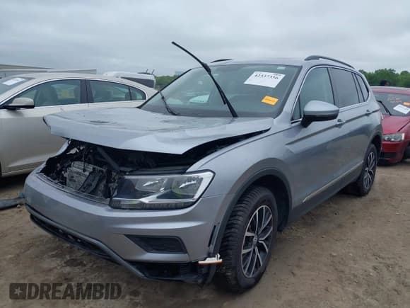 ✅ 2021 Volkswagen Tiguan SE • VIN: 3VV2B7AX7MM005224 • Lot: 42337356. Wystawiony na IAAI z przebiegiem 84 652 mil. Bezpłatny archiwum sprzedaży aukcyjnych z USA i szczegółowy raport historii pojazdu na DreamBid. Zdjęcie 17.