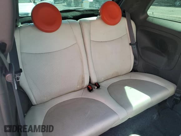 ✅ 2013 FIAT 500e • VIN: 3C3CFFGE3DT681607 • Lot: 68630165. Wystawiony na Copart z przebiegiem 76 319 mil. Bezpłatny archiwum sprzedaży aukcyjnych z USA i szczegółowy raport historii pojazdu na DreamBid. Zdjęcie 10.