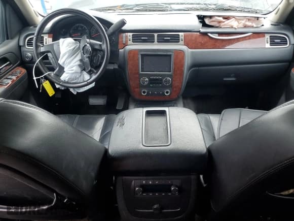 ✅ 2010 Chevrolet Tahoe LT • VIN: 1GNMCBE3XAR246744 • Lot: 90699025. Listed on Copart with Not provided. Free auction sales archive from the USA and detailed vehicle history report at DreamBid. Image 8.