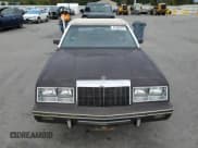 ✅ 1982 Chrysler LeBaron • VIN: 1C3BC55D3CG132792 • Lot: 81684675. Wystawiony na Copart z przebiegiem Nie podano. Bezpłatny archiwum sprzedaży aukcyjnych z USA i szczegółowy raport historii pojazdu na DreamBid. Zdjęcie 5.