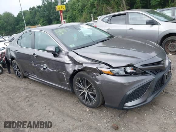 2021 Toyota Camry SE with VIN 4T1T11BK2MU028715, listed as a IAAI auction lot 42845840 with 39,370 mi miles and . Bid and sale history available at DreamBid. Image 1.