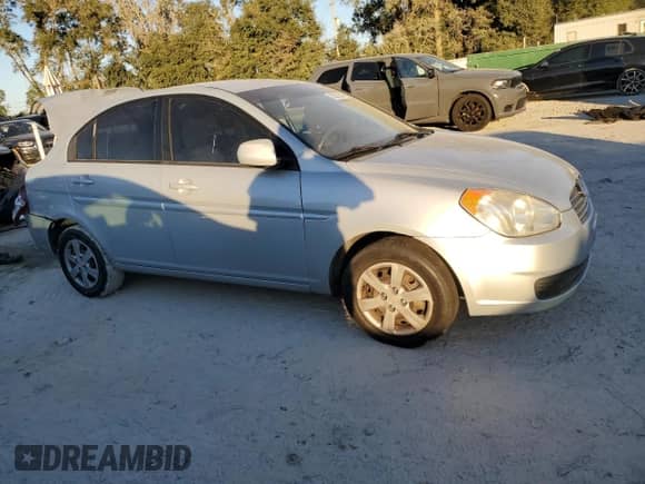 2011 Hyundai Accent GLS z VIN KMHCN4AC0BU609174, wystawiony jako Copart lot #82352304 z przebiegiem 270 648 mil mil oraz Szkoda całkowita • Salvage title. Historia ofert i sprzedaży dostępna na DreamBid. Obrazek 4.