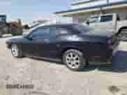 2014 Dodge Challenger SXT z VIN 2C3CDYAG4EH116448, wystawiony jako Copart lot #74385454 z przebiegiem 239 499 mil mil oraz Czysty tytuł • Clean title. Historia ofert i sprzedaży dostępna na DreamBid. Obrazek 2.