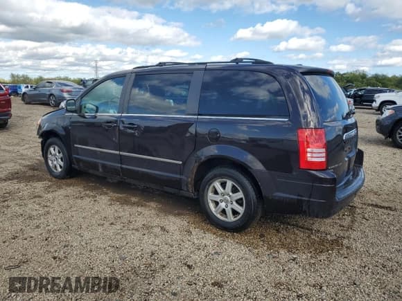 ✅ 2010 Chrysler Town & Country Touring Plus • VIN: 2A4RR8DX7AR404580 • Lot: 85706075. Wystawiony na Copart z przebiegiem 200 741 mil. Bezpłatny archiwum sprzedaży aukcyjnych z USA i szczegółowy raport historii pojazdu na DreamBid. Zdjęcie 2.