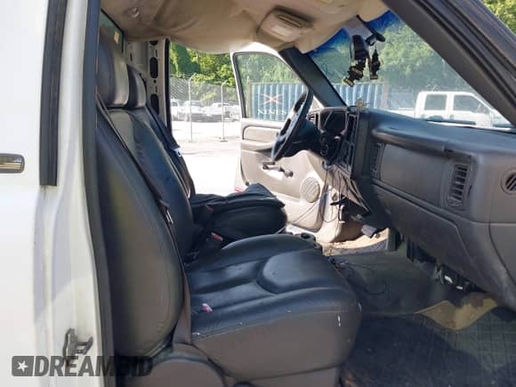 2004 Chevrolet Silverado 1500 Work Truck with VIN 1GCEC14V04Z268038, listed as a IAAI auction lot 42591002 with 276,826 mi miles and . Bid and sale history available at DreamBid. Image 8.