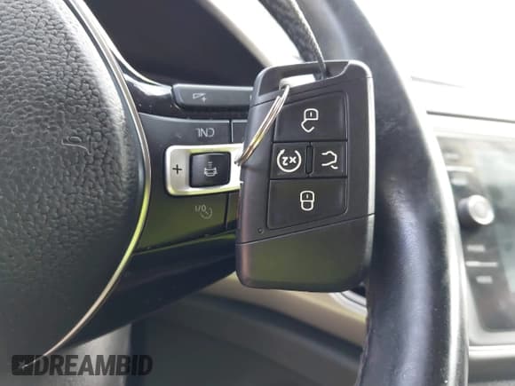 ✅ 2018 Volkswagen Atlas SE • VIN: 1V2LR2CA5JC551977 • Lot: 42764596. Listed on IAAI with 118,245 mi. Free auction sales archive from the USA and detailed vehicle history report at DreamBid. Image 11.