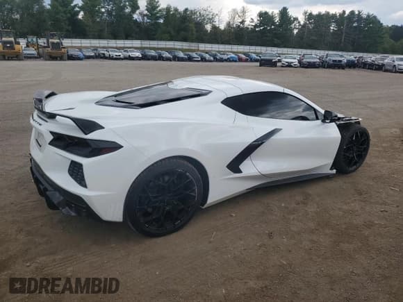 ✅ 2024 Chevrolet Corvette 1LT • VIN: 1G1YA2D47R5121495 • Lot: 80735625. Wystawiony na Copart z przebiegiem 9 113 mil. Bezpłatny archiwum sprzedaży aukcyjnych z USA i szczegółowy raport historii pojazdu na DreamBid. Zdjęcie 3.