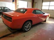 ✅ 2022 Dodge Challenger GT • VIN: 2C3CDZKG5NH109559 • Lot: 70261913. Wystawiony na Copart z przebiegiem 8 872 mil. Bezpłatny archiwum sprzedaży aukcyjnych z USA i szczegółowy raport historii pojazdu na DreamBid. Zdjęcie 3.