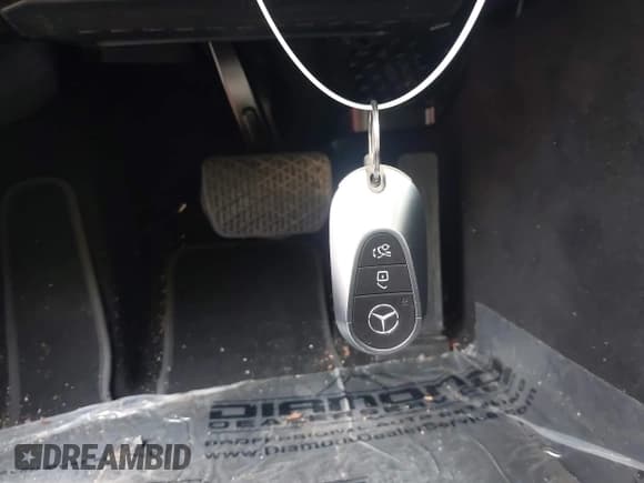 ✅ 2024 Mercedes-Benz E 350 • VIN: W1KLF4HB7RA010000 • Лот: 43330987. Опубликован ранее на IAAI с пробегом 11 904 миль. Бесплатный доступ к архиву аукционных продаж из США и подробный отчёт об истории автомобиля на DreamBid. Изображение 11.