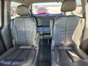 ✅ 2014 Kia Sedona EX • VIN: KNDMH4C71E6553397 • Лот: 82726335. Опубликован ранее на Copart с пробегом 425 364 миль. Бесплатный доступ к архиву аукционных продаж из США и подробный отчёт об истории автомобиля на DreamBid. Изображение 10.