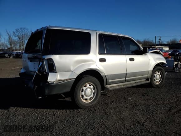 ✅ 2011 Ford Expedition XL • VIN: 1FMJU1G53BEF21649 • Lot: 84542364. Listed on Copart with 175,320 mi. Free auction sales archive from the USA and detailed vehicle history report at DreamBid. Image 3.