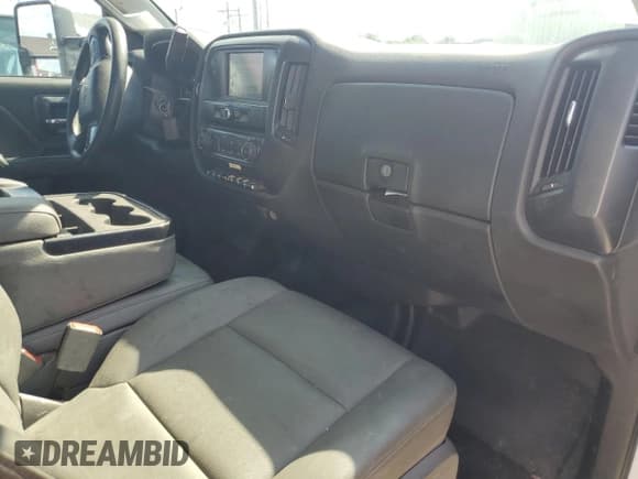 ✅ 2022 Chevrolet Silverado 1500 • VIN: 1HTKHPVK5NH597145 • Lot: 80638165. Listed on Copart with 72,747 mi. Free auction sales archive from the USA and detailed vehicle history report at DreamBid. Image 8.
