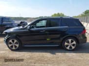 ✅ 2017 Mercedes-Benz GLE 350 • VIN: 4JGDA5HB9HA901323 • Лот: 43228070. Опубликован ранее на IAAI с пробегом 107 074 миль. Бесплатный доступ к архиву аукционных продаж из США и подробный отчёт об истории автомобиля на DreamBid. Изображение 14.