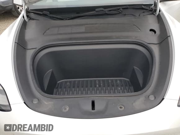 ✅ 2020 Tesla Model Y Long Range • VIN: 5YJYGDEE7LF058672 • Лот: 92030975. Опубликован ранее на Copart с пробегом 57 133 миль. Бесплатный доступ к архиву аукционных продаж из США и подробный отчёт об истории автомобиля на DreamBid. Изображение 11.