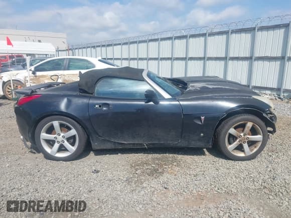 ✅ 2006 Pontiac Solstice • VIN: 1G2MB33B56Y111393 • Lot: 42023601. Wystawiony na IAAI z przebiegiem 168 500 mil. Bezpłatny archiwum sprzedaży aukcyjnych z USA i szczegółowy raport historii pojazdu na DreamBid. Zdjęcie 14.