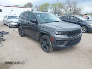 2024 Jeep Grand Cherokee Altitude с VIN 1C4RJHAG5R8951467, выставлен на аукционе IAAI как лот 42064828 с пробегом 15 920 миль миль и . История ставок и продаж доступна на DreamBid. Изображение 1.