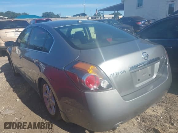 ✅ 2008 Nissan Altima S • VIN: 1N4AL21E58C259620 • Lot: 43190106. Listed on IAAI with 236,419 mi. Free auction sales archive from the USA and detailed vehicle history report at DreamBid. Image 3.