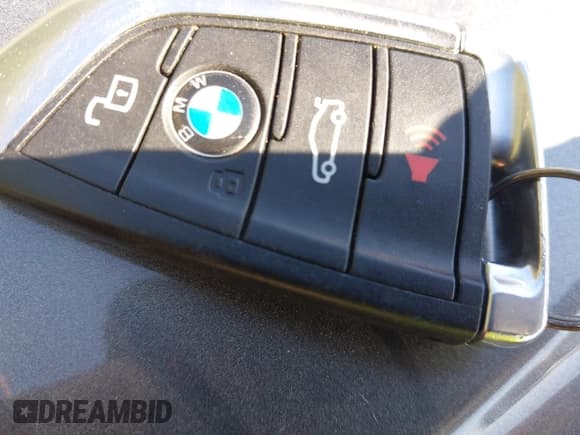 ✅ 2020 BMW 3 Series 330i xDrive • VIN: 3MW5R7J0XL8B23962 • Лот: 43382072. Опубликован ранее на IAAI с пробегом 110 773 миль. Бесплатный доступ к архиву аукционных продаж из США и подробный отчёт об истории автомобиля на DreamBid. Изображение 11.