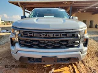 ✅ 2024 Chevrolet Silverado 1500 Custom • VIN: 1GCPDBEK6RZ217859 • Lot: 82163775. Wystawiony na Copart z przebiegiem 18 286 mil. Bezpłatny archiwum sprzedaży aukcyjnych z USA i szczegółowy raport historii pojazdu na DreamBid. Zdjęcie 5.