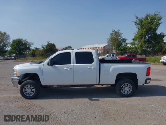 ✅ 2012 Chevrolet Silverado 2500HD LTZ • VIN: 1GC1KYC8XCF153372 • Lot: 42945384. Wystawiony na IAAI z przebiegiem 101 334 mil. Bezpłatny archiwum sprzedaży aukcyjnych z USA i szczegółowy raport historii pojazdu na DreamBid. Zdjęcie 15.