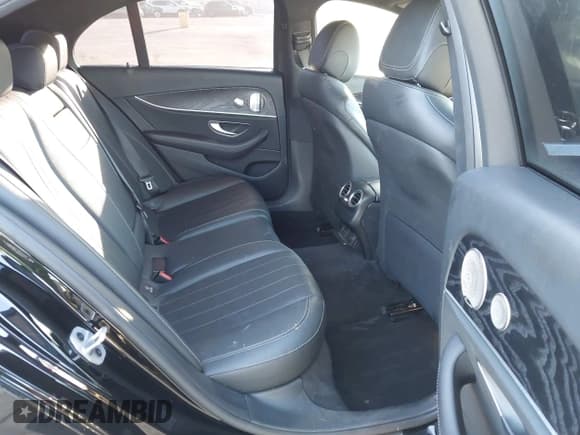 ✅ 2021 Mercedes-Benz E 350 • VIN: W1KZF8DB5MA946584 • Lot: 43550684. Listed on IAAI with 66,048 mi. Free auction sales archive from the USA and detailed vehicle history report at DreamBid. Image 8.