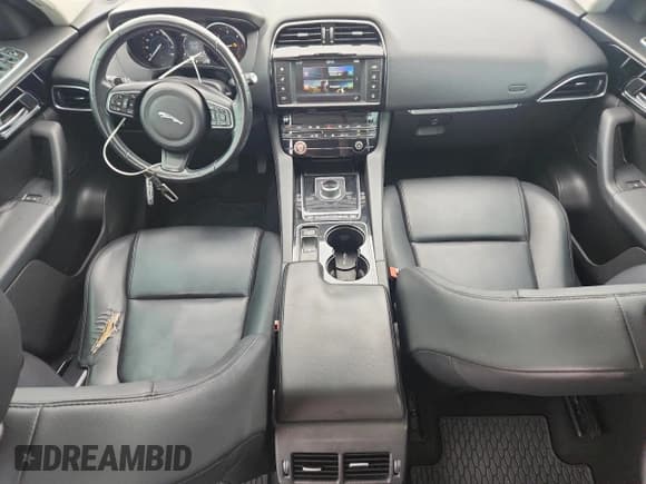 ✅ 2017 Jaguar F-Pace • VIN: SADCS2BN8HA086423 • Лот: 81457315. Опубликован ранее на Copart с пробегом 123 777 миль. Бесплатный доступ к архиву аукционных продаж из США и подробный отчёт об истории автомобиля на DreamBid. Изображение 8.