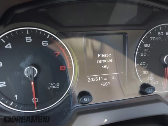 ✅ 2013 Audi Q5 Premium • VIN: WA1CFAFP8DA031044 • Lot: 43090459. Wystawiony na IAAI z przebiegiem 202 611 mil. Bezpłatny archiwum sprzedaży aukcyjnych z USA i szczegółowy raport historii pojazdu na DreamBid. Zdjęcie 7.