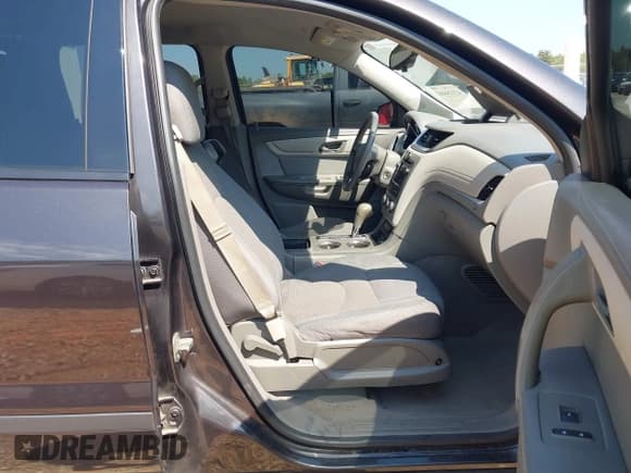 ✅ 2015 Chevrolet Traverse LS • VIN: 1GNKRFKD1FJ150100 • Лот: 43124481. Опубликован ранее на IAAI с пробегом 217 826 миль. Бесплатный доступ к архиву аукционных продаж из США и подробный отчёт об истории автомобиля на DreamBid. Изображение 5.