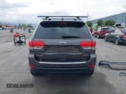 ✅ 2018 Jeep Grand Cherokee Limited • VIN: 1C4RJFBG5JC139977 • Lot: 43325810. Wystawiony na IAAI z przebiegiem 124 176 mil. Bezpłatny archiwum sprzedaży aukcyjnych z USA i szczegółowy raport historii pojazdu na DreamBid. Zdjęcie 17.