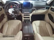 ✅ 2017 Mercedes-Benz GLE 350 • VIN: 4JGDA5HB8HA863499 • Lot: 82425115. Wystawiony na Copart z przebiegiem Nie podano. Bezpłatny archiwum sprzedaży aukcyjnych z USA i szczegółowy raport historii pojazdu na DreamBid. Zdjęcie 8.