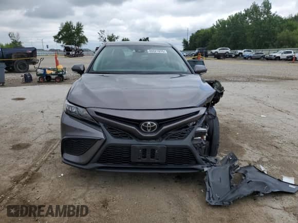 2022 Toyota Camry SE with VIN 4T1G11BK2NU048613, listed as a Copart auction lot 67994955 with 50,250 mi miles and Salvage title. Bid and sale history available at DreamBid. Image 5.