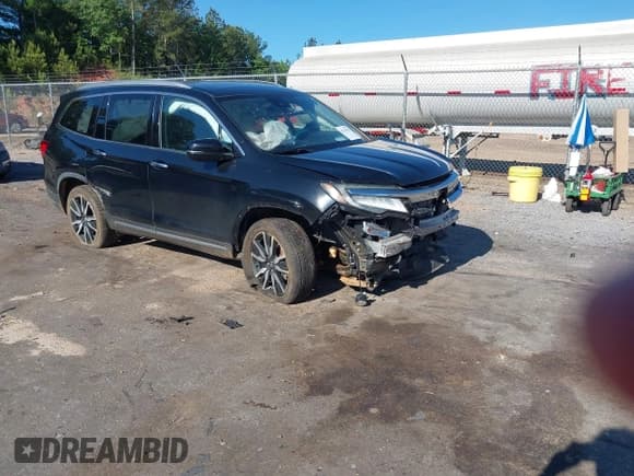 ✅ 2019 Honda Pilot Touring 8-Passenger • VIN: 5FNYF5H95KB019150 • Lot: 42173811. Listed on IAAI with 81,995 mi. Free auction sales archive from the USA and detailed vehicle history report at DreamBid. Image 1.
