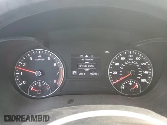 ✅ 2019 Kia Optima S • VIN: 5XXGT4L38KG377387 • Лот: 90328595. Опубликован ранее на Copart с пробегом 92 338 миль. Бесплатный доступ к архиву аукционных продаж из США и подробный отчёт об истории автомобиля на DreamBid. Изображение 9.