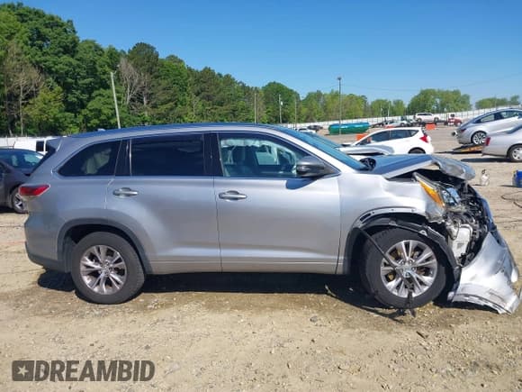 ✅ 2015 Toyota Highlander XLE • VIN: 5TDKKRFHXFS070762 • Лот: 42204178. Опубликован ранее на IAAI с пробегом 94 869 миль. Бесплатный доступ к архиву аукционных продаж из США и подробный отчёт об истории автомобиля на DreamBid. Изображение 13.