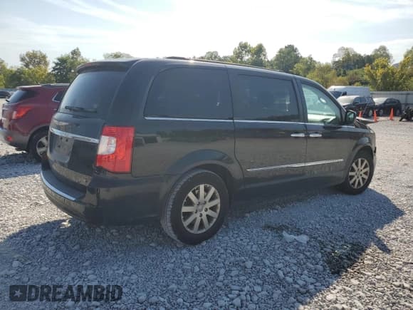 ✅ 2015 Chrysler Town & Country Touring • VIN: 2C4RC1BG7FR664647 • Лот: 72002975. Опубликован ранее на Copart с пробегом 111 002 миль. Бесплатный доступ к архиву аукционных продаж из США и подробный отчёт об истории автомобиля на DreamBid. Изображение 3.