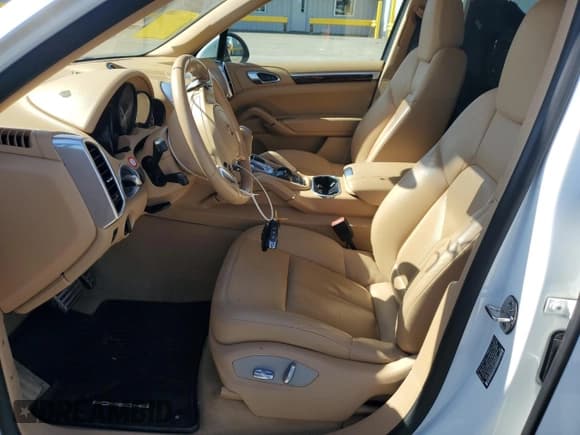 ✅ 2014 Porsche Cayenne S • VIN: WP1AB2A23ELA56531 • Lot: 55714545. Listed on Copart with 114,248 mi. Free auction sales archive from the USA and detailed vehicle history report at DreamBid. Image 7.