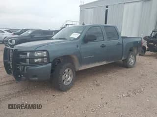 ✅ 2010 Chevrolet Silverado 1500 LT • VIN: 3GCRKSE31AG178416 • Lot: 43531102. Wystawiony na IAAI z przebiegiem 220 777 mil. Bezpłatny archiwum sprzedaży aukcyjnych z USA i szczegółowy raport historii pojazdu na DreamBid. Zdjęcie 2.