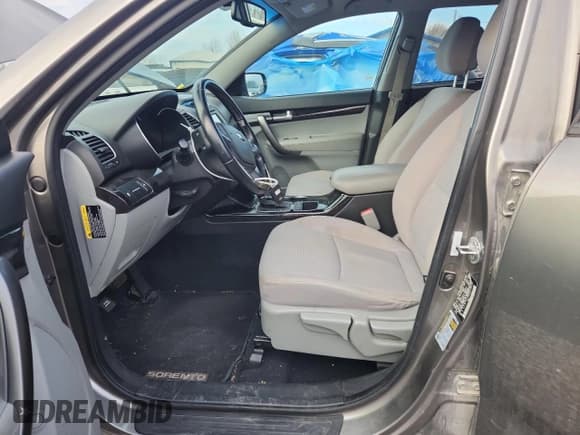 ✅ 2014 Kia Sorento LX • VIN: 5XYKT4A68EG435909 • Lot: 92684285. Listed on Copart with 251,910 mi. Free auction sales archive from the USA and detailed vehicle history report at DreamBid. Image 7.