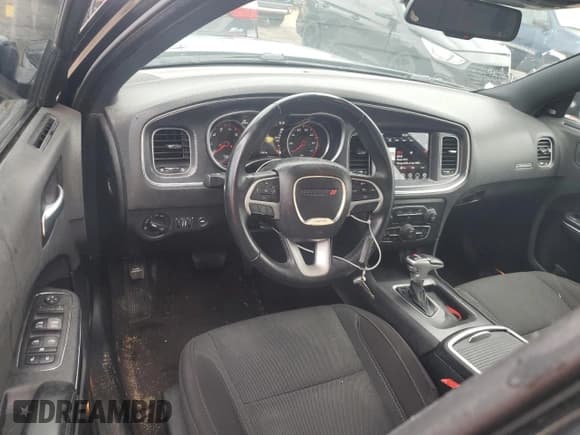 ✅ 2017 Dodge Charger SXT • VIN: 2C3CDXHG6HH551458 • Lot: 68157545. Wystawiony na Copart z przebiegiem 117 877 mil. Bezpłatny archiwum sprzedaży aukcyjnych z USA i szczegółowy raport historii pojazdu na DreamBid. Zdjęcie 8.