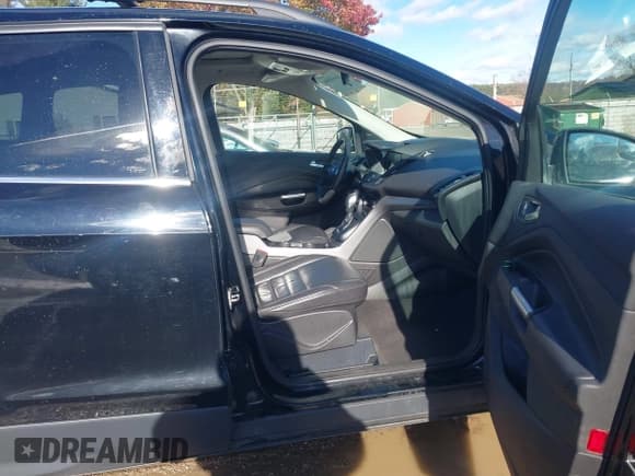 ✅ 2016 Ford Escape SE • VIN: 1FMCU0GX6GUC76007 • Lot: 43659046. Listed on IAAI with 110,577 mi. Free auction sales archive from the USA and detailed vehicle history report at DreamBid. Image 5.